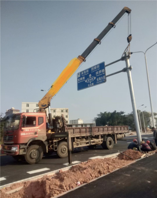 琼中县设备吊装租赁吊车要用多大吊车